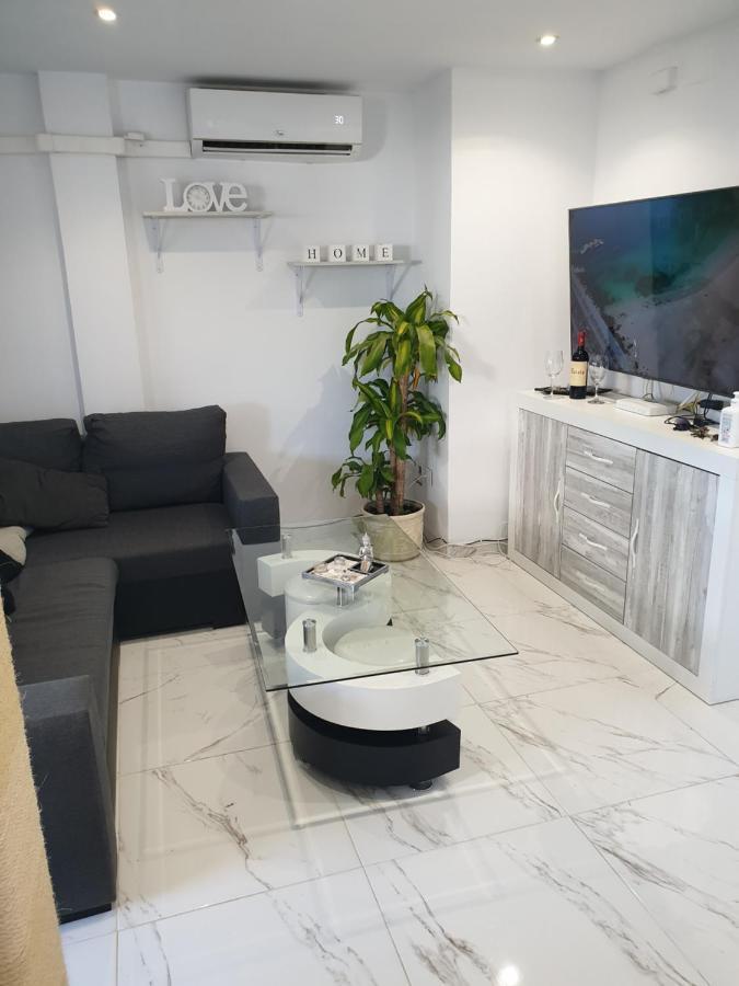 Beachside Apartment In Torrevieja Dış mekan fotoğraf