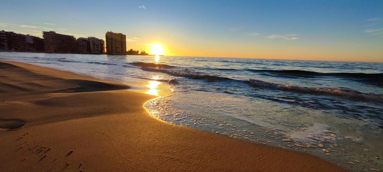 Beachside Apartment In Torrevieja Dış mekan fotoğraf