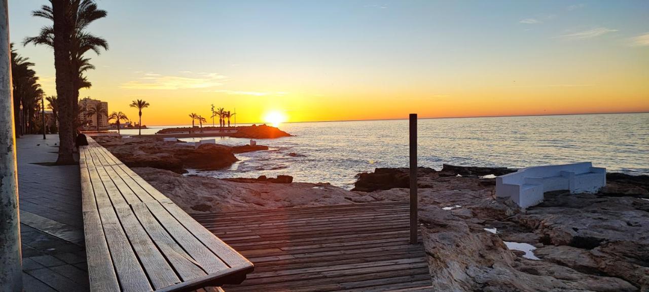 Beachside Apartment In Torrevieja Dış mekan fotoğraf